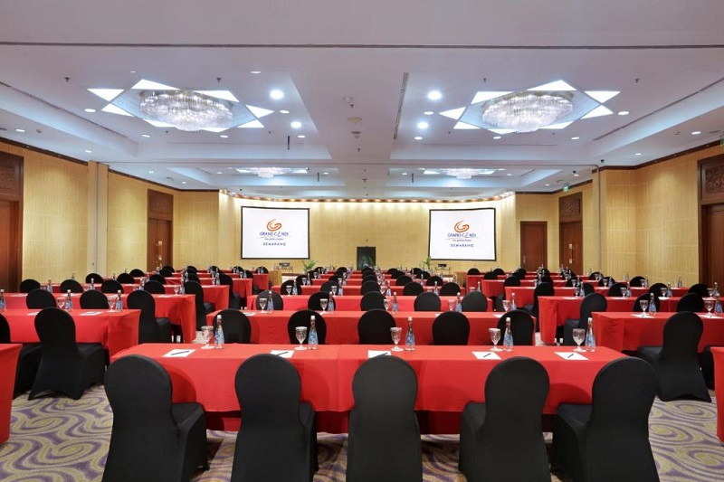 Ballroom Grand Candi Hotel